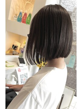 フロート ウラ(FLOAT ula) ぷつっとボブ