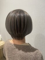 アクイール(ACCUEILLIR)&nbsp;白髪ぼかしハイライト×シルバーグレージュ