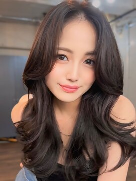 エッセンザ 梅田(ESSENZA) ボリューム感☆海外レイヤーカット