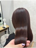 まとまりのあるツヤロング|髪質改善で艶やかな印象に