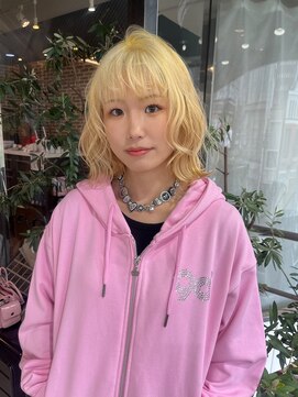 ヘアーアンドメイク ビス(HAIR&MAKE bis) ブリーチ2回/ハニーブロンド/ハイトーン【多田華歌】