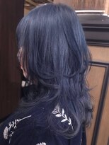 ブロック ジャポン(bloc japon)&nbsp;大人に馴染む柔らかなアッシュブルー ミディアムレイヤー