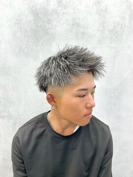 ルースト 西院店(ROOST) ツイストホワイトジェットモヒカン