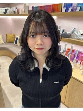 メルク ユニ(merc.uni) 大人ガーリー華やかなレイヤーカットで毎日可愛く!