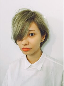 ピープル(people) {peopel}ハイトーンパールアッシュショートヘア