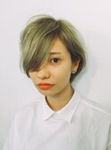 {peopel}ハイトーンパールアッシュショートヘア