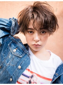 セラ バイ ユーレルム(SerA by U-REALM) ラフショート 担当 森 美髪/ネイビーカラー