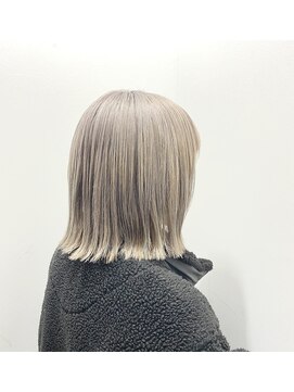 オンザ(ONTHE) 透明感ホワイティベージュ切りっぱなしワンレンボブ【林京平】