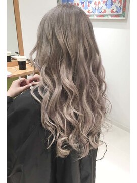 デイズ(days) ケアブリーチ☆ダブルカラーーアッシュグレージュ 原宿　渋谷b1