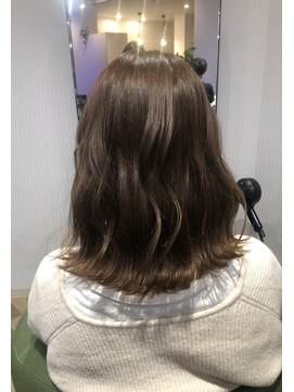 ヘアースパリゾート リアン 燕三条店(Lien) 赤み消しミルクティーベージュ