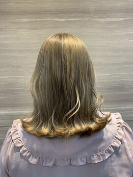 エルバイラビス 大宮(elu by lovis) ミディアム/大人ガーリー[ハイライト/インナーカラー/韓国/大宮]