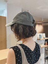 クラップス 上大岡(CLAPS)&nbsp;切りっぱなしボブ透明感カラー帽子アレンジ20代30代40代