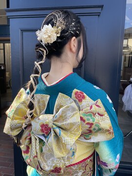 ハグヴィアン(HUG BIEN) 成人式ヘアアレンジ