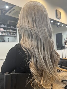 イリス(Iris) ホワイトベージュ