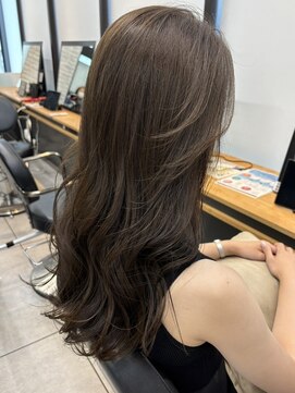 ラックスビー オオサカ  梅田茶屋町店(LUXBE OSAKA) 透明感アッシュブラウン 大人レイヤーカット