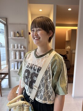 マイン(mine) ベージュ/ハイトーンショート/ブリーチカラー