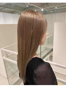 ルーム(room) 上品ツヤ感が際立つベージュヘア