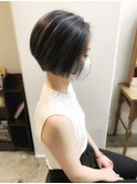 ハイライトバレイヤージュシルバーショートボブ