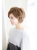 大人可愛い外ハネショートヘア