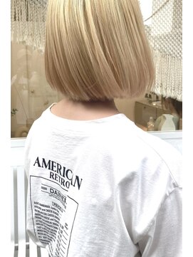オンヌ(onnu) 抜きっぱなしブロンドボブ