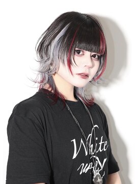 ウルフカット/インナーカラー/赤/黒/シルバー/エンドカラー