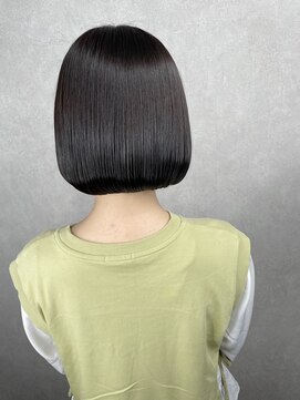 バックス(BUCKS) 切りっぱなしボブ