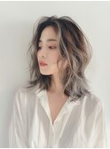 ミルクティーアッシュ/カジュアル/軽めミディアム/くせ毛風