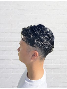 ダンブライズバーバー(DAN BRISE) フェードパーマ