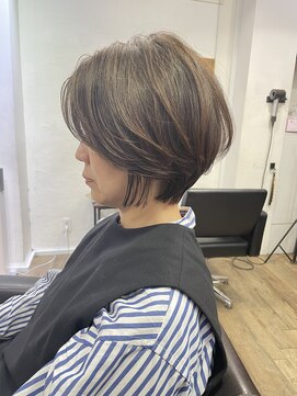 ハーツ(Heart's) 白髪ぼかし/イメチェンヘアスタイル/前髪カタログ/ショートボブ