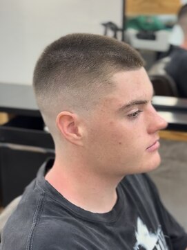 クオンヒール 淀屋橋店(QUON HEAL) スキンフェード/バズカット/バーバー/フェードカット△