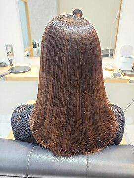 キオナ 勝どき(Kiona) 透明感カラー/艶髪ストレート/髪質改善