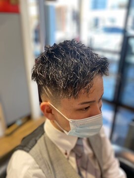 バーバーブロス(BAR BER bro's) ツイストパーマ！！