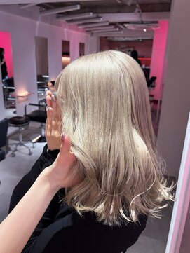 ダズリングディア(Dazzling Deer) ホワイトミルクティー/ミルクティーベージュ/小顔ヘア