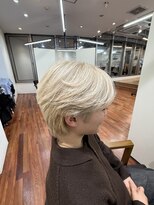 アトレ 福岡大名店(attrait)&nbsp;【極上の艶】ホワイトベージュ×フローディアで叶えるショート