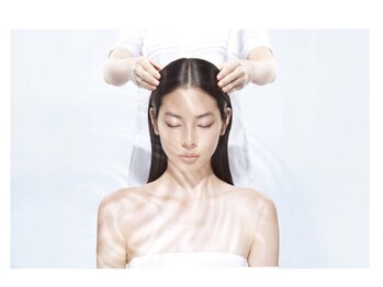 LAIFAIの写真/[専属スパニスト在籍]大人女性のパサつきやうねりを根本改善するヘッドスパで、まとまる艶髪へ