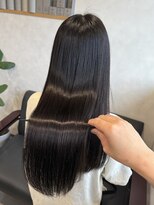 ルーチェ(Lu-che)&nbsp;今回は前髪のみ縮毛矯正だけど、3ヶ月前の後ろの艶感ずっと続く