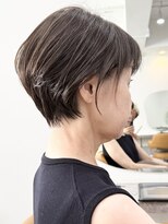 ファチュール(fAture.)&nbsp;大人可愛い50代小顔ハンサムショートボブ前下がりグレーベージュ