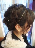 編みこみが可愛いクラッシック風ヘア