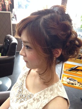 アビアンドアッシュ(Abi&Ass) クルリンパで作る編み込みスタイル!