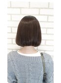 ボブスタイルで柔らかさをプラス！ハニーベージュカラー