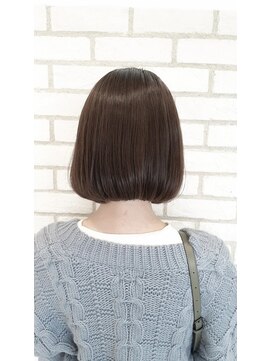 アッシュ 十日市場店(Ash) ボブスタイルで柔らかさをプラス！ハニーベージュカラー