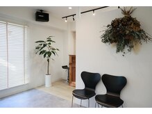 【明るくオシャレな店内】に気分が上がる！自然光の入る優しい空間＆女子に人気の可愛いインテリア