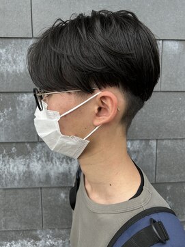 ヒュイル バイ ニアウ(Hwyl by Niau) メンズマッシュセンターパートスパイラルパーマニュアンスパーマ