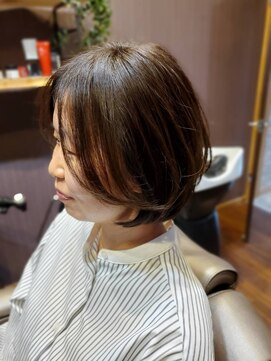 バルビエーレ アーディ(Barbier Adi) ショートボブ
