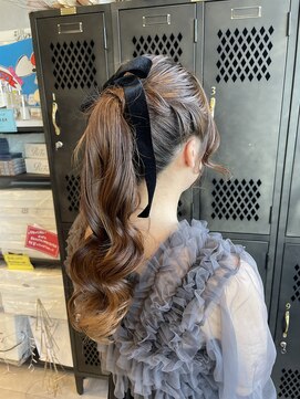 アチーブリス(achieve Liss) お呼ばれヘア まとめ髪 ポニーテール ミディアムロング