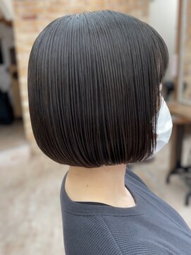 イシン(ISIN) 黒髪/縮毛矯正/髪質改善/インナーカラー[保土ヶ谷]