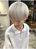 マッシュスタイル ホワイトブロンドカラー
