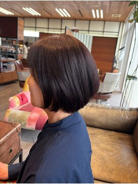 モスト ブリヤン(MOST BURYAN) ふんわり丸みボブスタイル