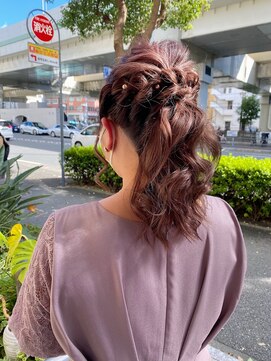 バイブアンドアネックス(VIBE & ANNEX) ミディアムでもハイポニー☆