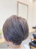 ショートボブ